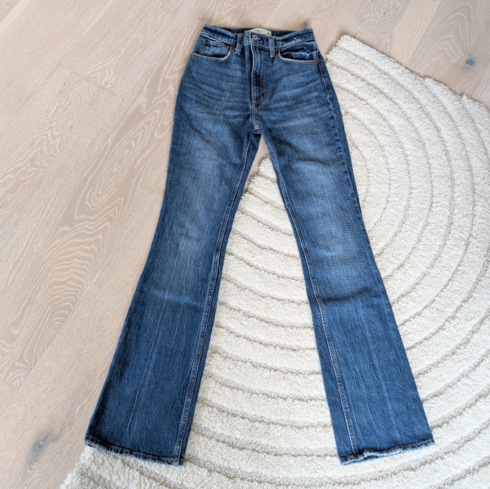 Abercrombie & Fitch 70s Vintage Flare Ultra High Rise 24 Jeans